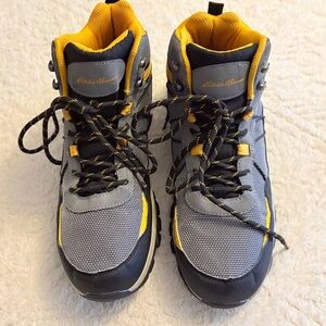 Eddie Bauer Snow boots in Gray and Yellow excellent preowned condition size 10.